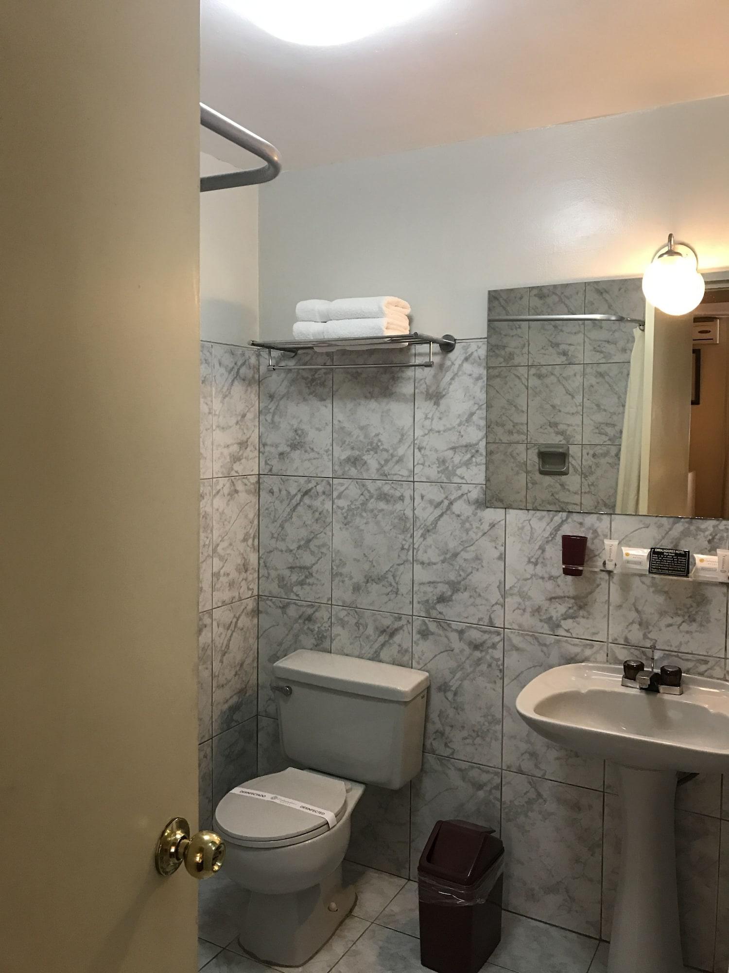 Embajadores Hotel Лима Екстериор снимка