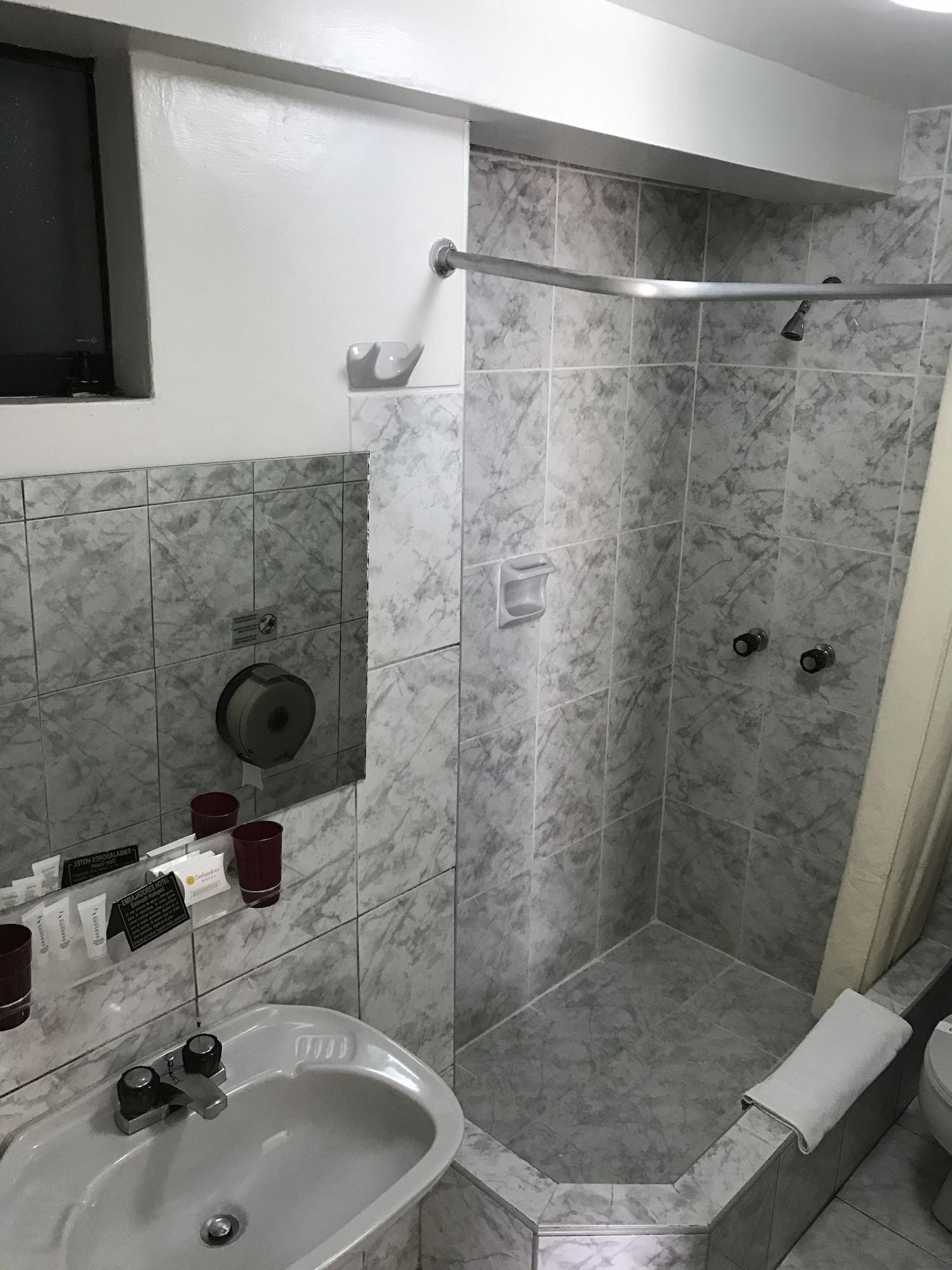 Embajadores Hotel Лима Екстериор снимка